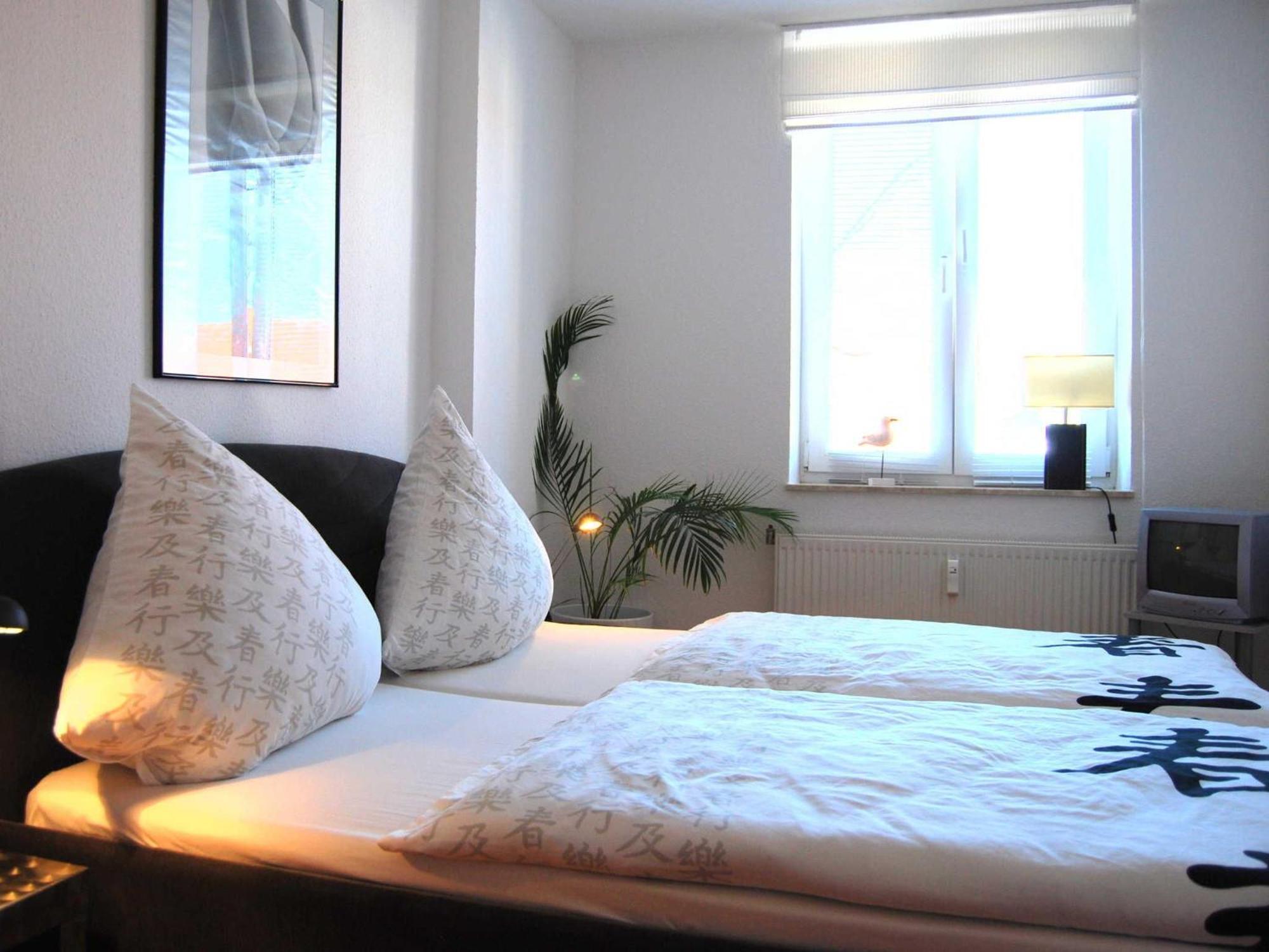 Ferienwohnung Warnemuende Am Kurpark Rostock Buitenkant foto